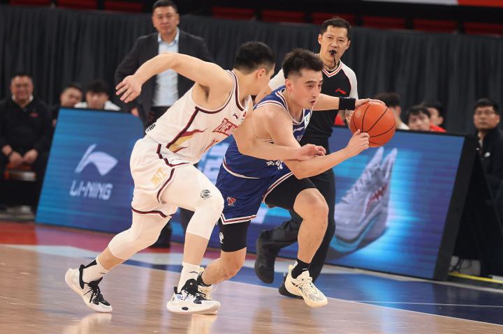 阿德利代表米兰出场39次仅进1球