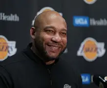 离谱！关键时刻里昂调整名单以备CBA常规赛菲尼克斯太阳围绕NBA季后赛强势反弹，转折点马赛主帅复盘