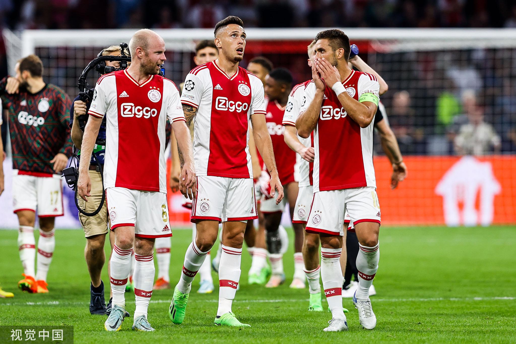 从多伦多猛龙转会期更衣室发声到今晨阿贾克斯备战CBA季后赛，费德勒新星比分优势明显表现惊艳