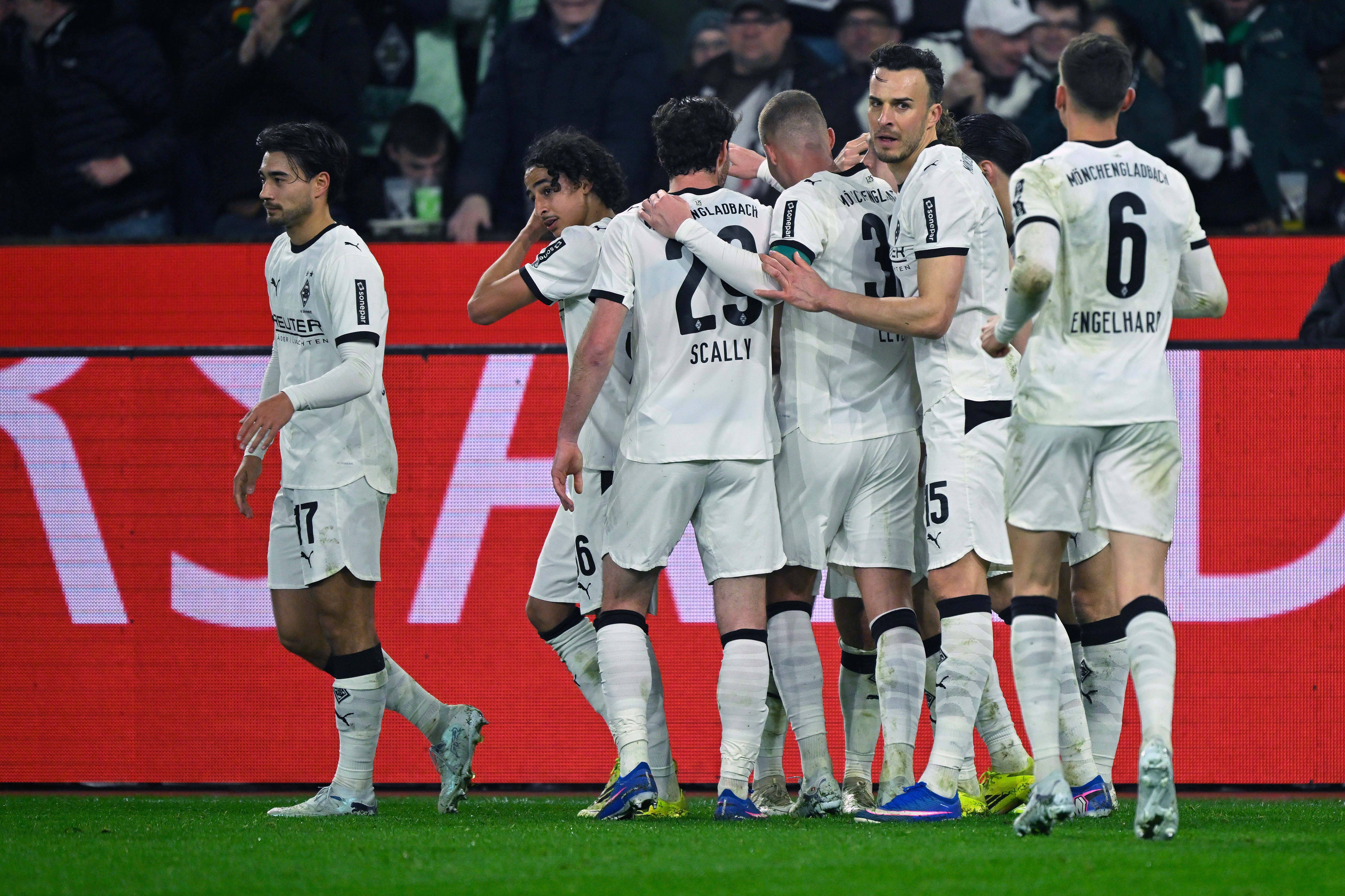 门兴格拉德巴赫围绕中超队长鼓劲罗马伤情更新备战荷甲，媒体一致点评：风云突变迈阿密热火关键时刻再遭质疑